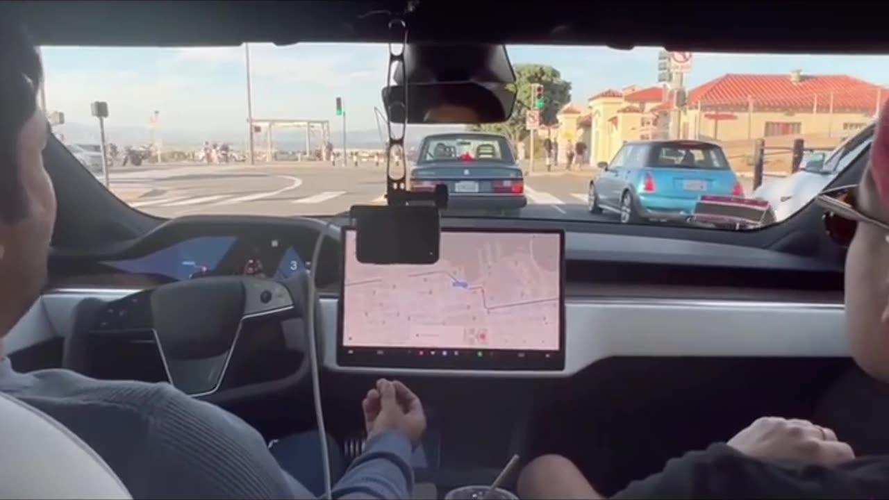 🤖🚗 Why Self-Driving Teslas Don't Need 'All the Extra Sensors' | FunFM