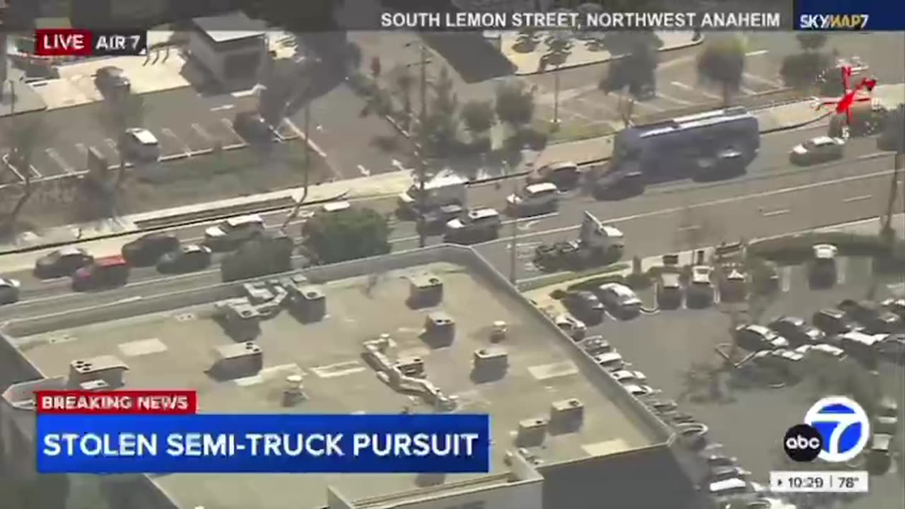 Happening now - stolen semi truck pursuit