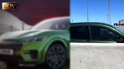Veicolo elettrico perde il controllo dello sterzo su un'autostrada californiana.