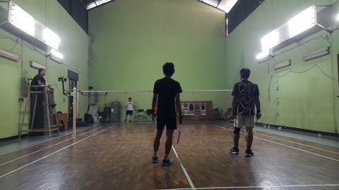 Learn Badminton in 10 Minutes – Step by Step