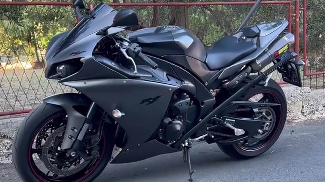 Yamaha R1 with Katana sword