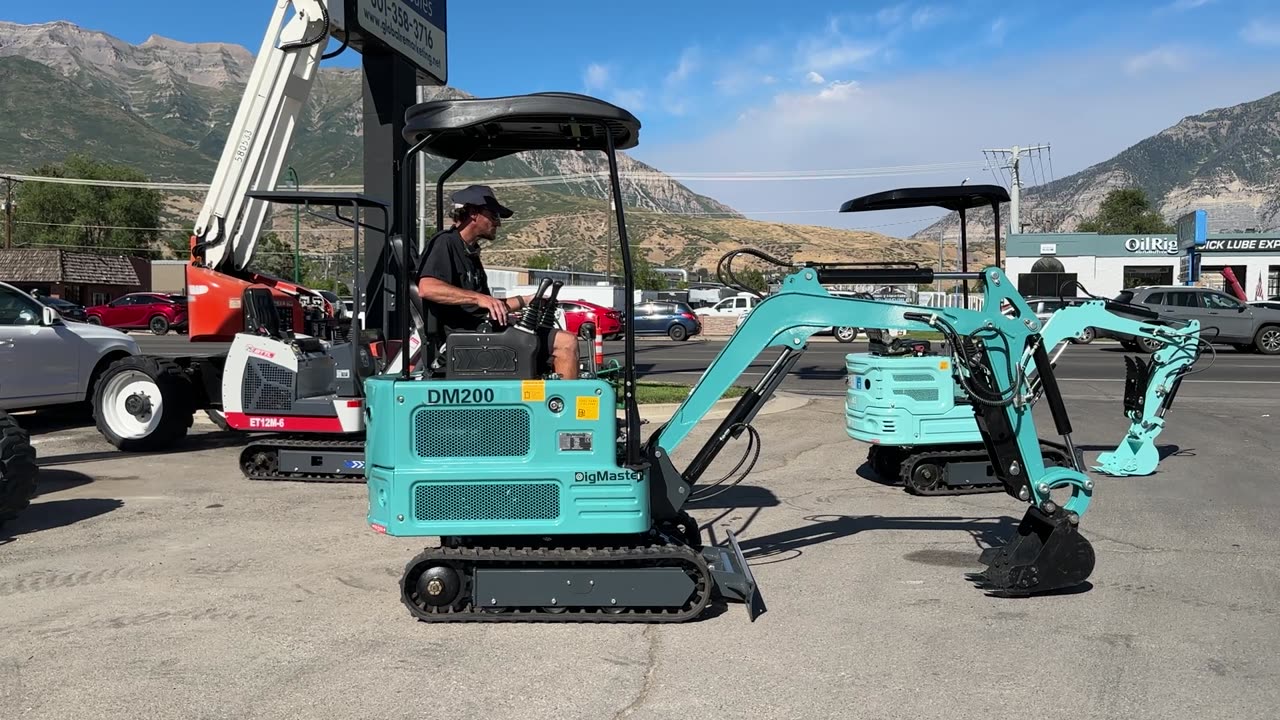 NEW Mini Excavator 2025 DigMaster DM200 Kubota Diesel Hydraulic Thumb, Backfill Blade, Tooth Bucket