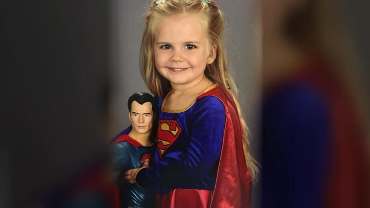Dad Allowed His BABY to pick out her picture Day outfit,Her photo gone viral overnight
