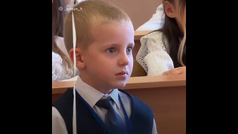 Así reacciona un niño al descubrir cuántos años debe estudiar