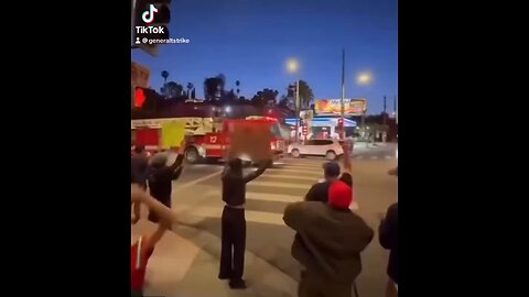 LA Fire Department Shows Support For Protesters!!!