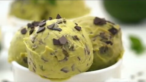Avocado Chocolate Ice Cream 🍃✨ No Sugar, No Guilt, Just Magic!