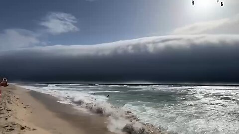 WATCH 🚨 A rare tsunami-like 'roll cloud' spotted at the beach in Portugal