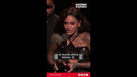 While singer Khelani was receiving the Grammy she took the opportunity to lash out against ICE