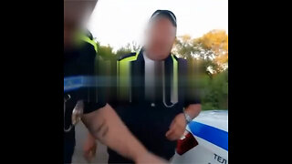 Policías de tráfico interceptan a un menor en ‘pit bike’ en Rusia