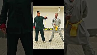 iShowSpeed tries Nunchucks 🤣