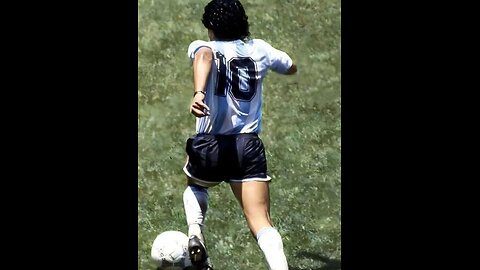 Everyone who loves Maradona, like and follow, thanks.