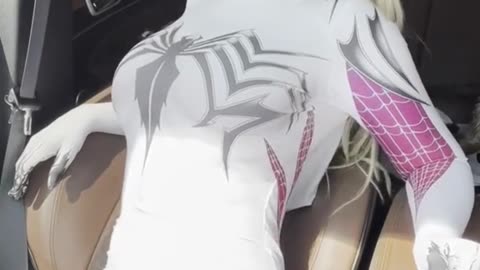 Going to a crossdressing party, so am I sexy