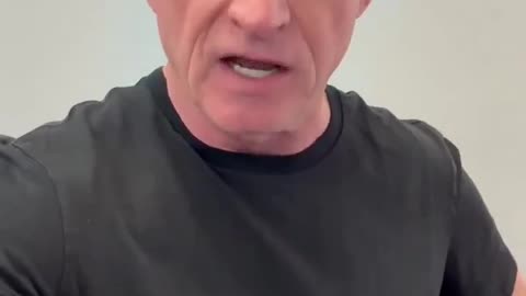 Traitor Mark Kelly responds to Elon Musk calling him a traitor.