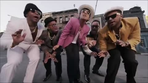 Mark Ronson - Uptown Funk (Official Video) ft. Bruno Mars
