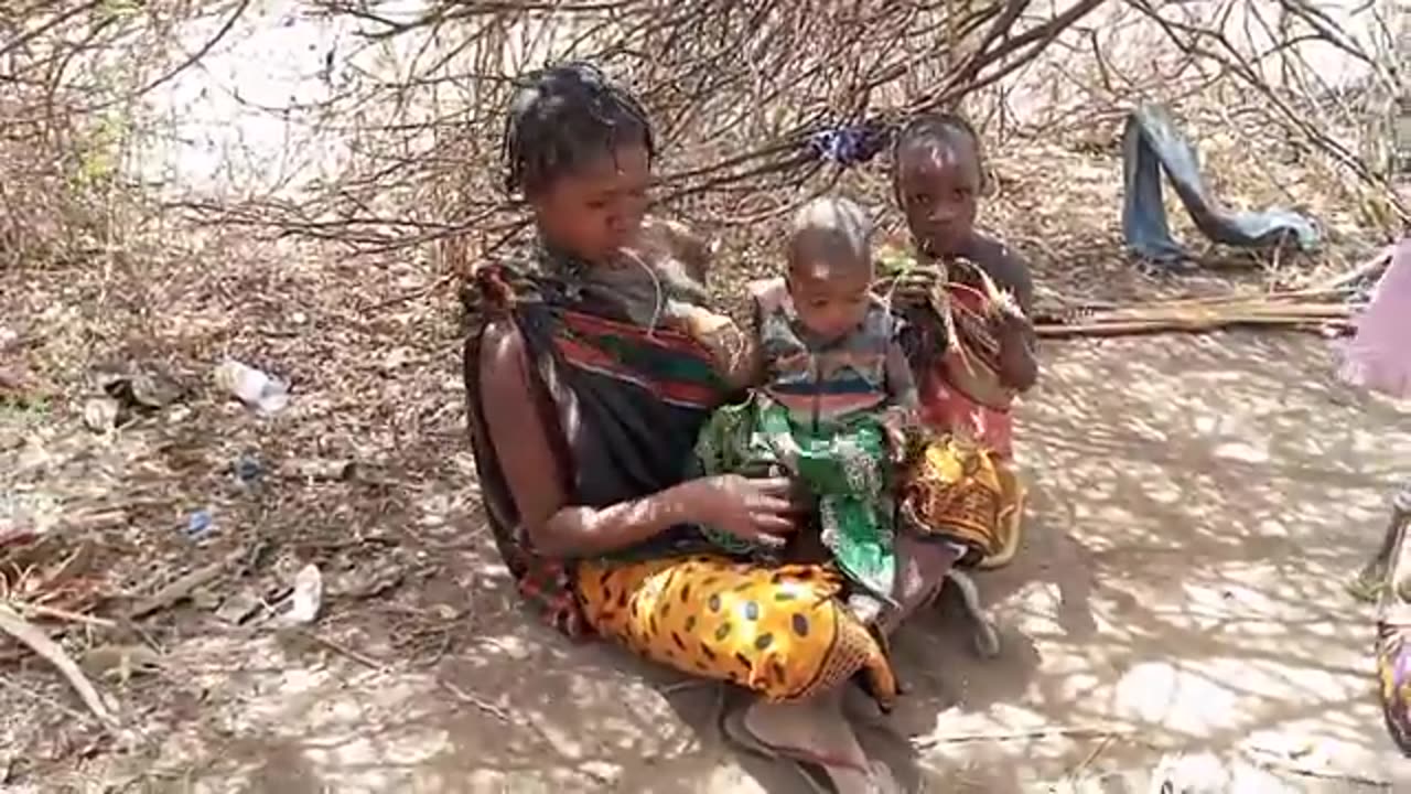Hadzabe/ forest women daily routine