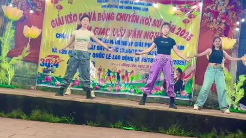 Group dance in Hiep Hoa Bac Giang