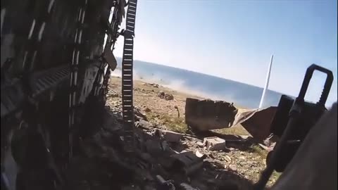 Ukrainian Special Forces DROP Russian Soldier (*GRAPHIC FOOTAGE*) Combat Footage