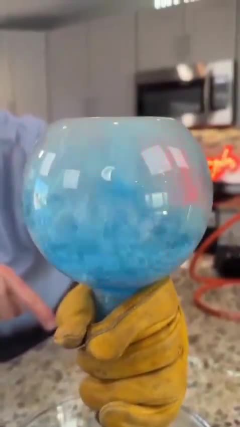 HOW TO FILL A CONTAINER UPSIDE-DOWN