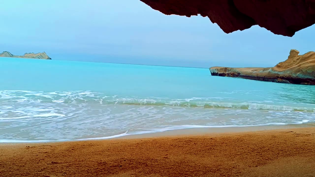 1-Hour Beach Meditation 🌊 Calming Waves & Music for Ultimate Relaxation 🧘♀️✨