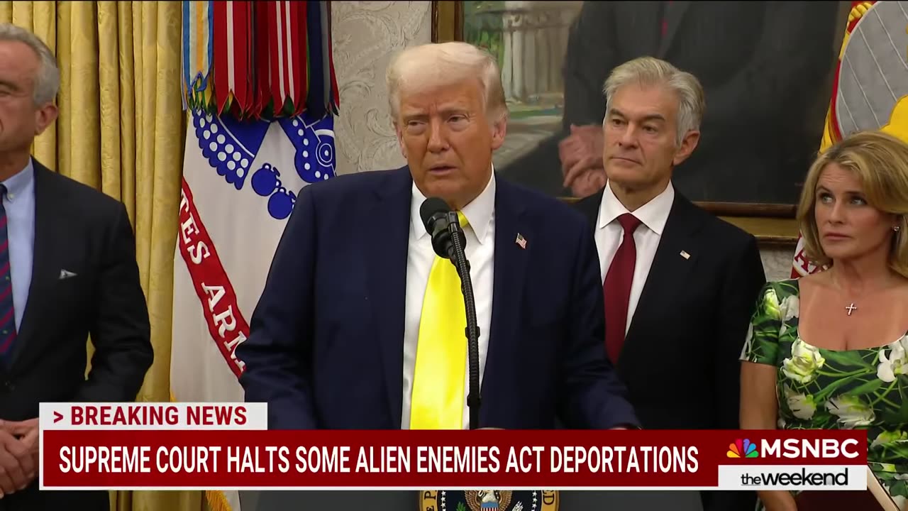 Supreme Court orders Trump administration to temporarily pause deportations under Alien Enemies Act