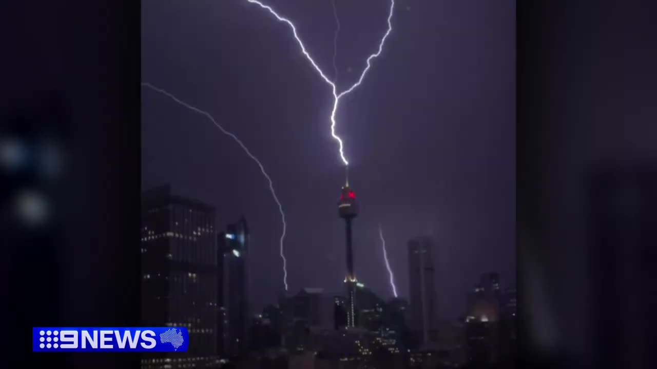 Major lightning storm lights up Sydney | sunmax966 News