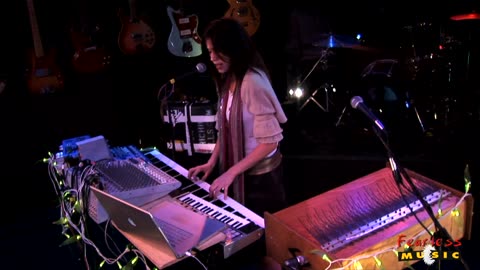 Imogen Heap - Loose Ends = Live on Fearless Music