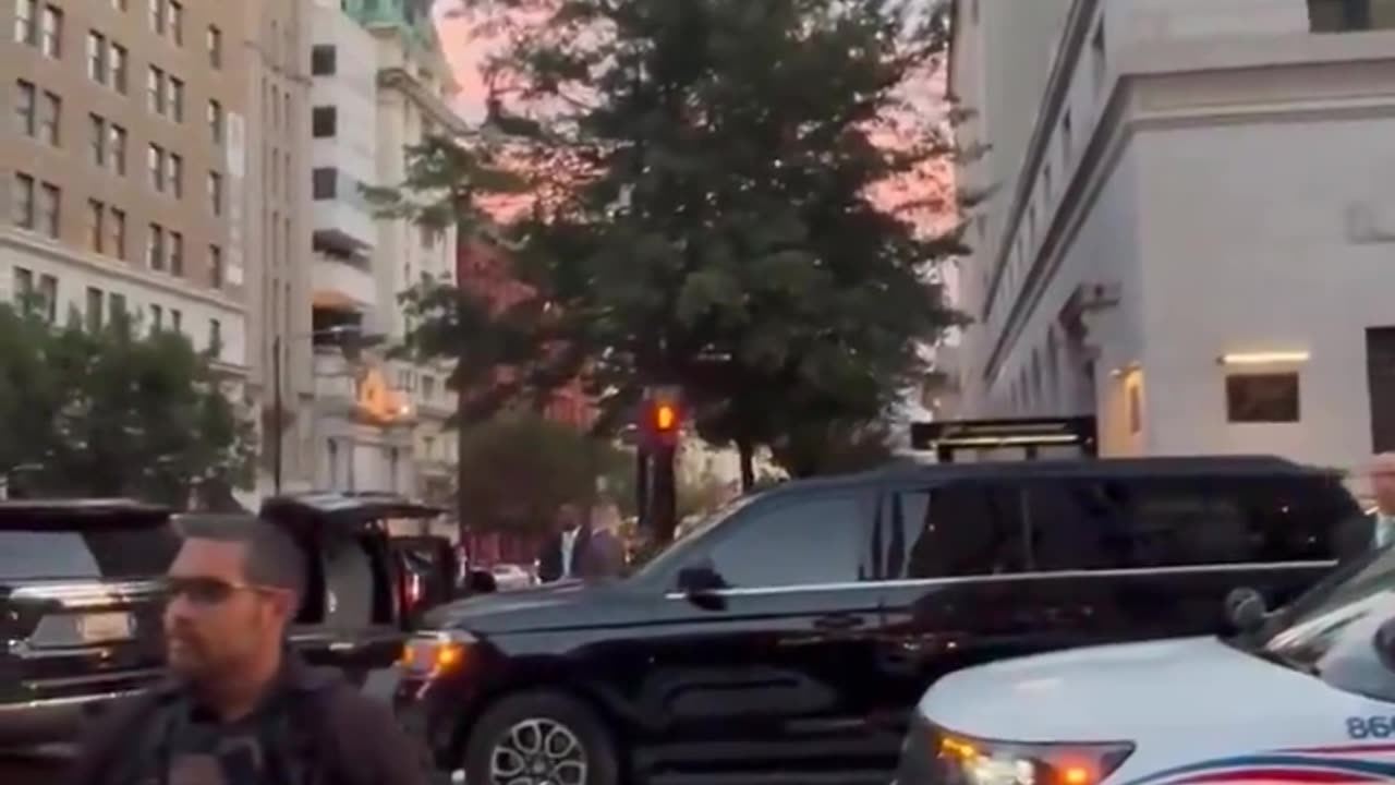 BREAKING: Trump was just booed outside Joe’s Seafood, just one block from the White House.