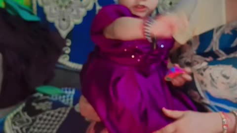 Meri baby ka ek sal pura hua janmdin ki bahut badhai