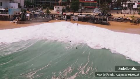 HUGE waves in Acapulco, Mexico a few days ago