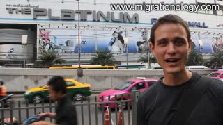 Pratunam Market - Tour of Bangkok's Crazy Shopping District