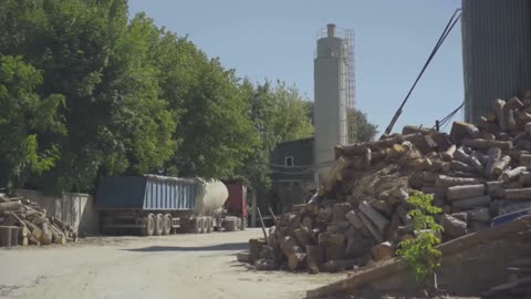 TRUMP in DISBELIEF as Allies WALK AWAY: Lumber CRISIS Hits the U.S. HARD!