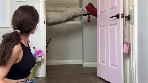 He shows the secret to flying! 👀