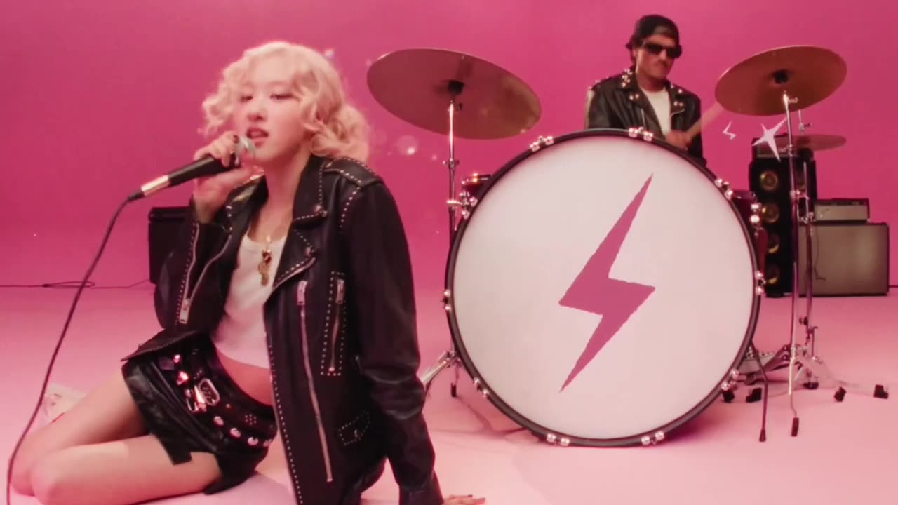 Bruno Mars & ROSÉ music video