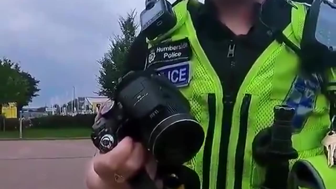 🚨A man has been arrested in the UK for calling someone a 'muppet'