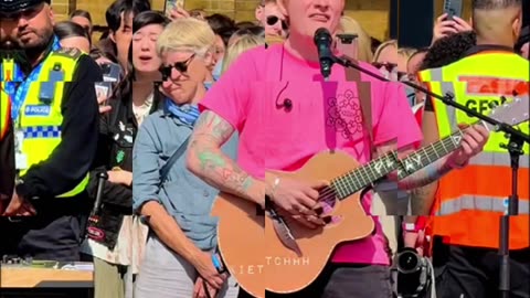 How much money des ed Sheeran have?