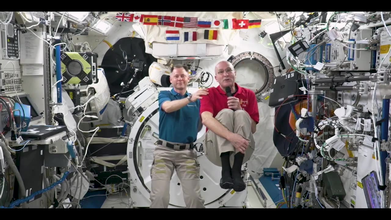 NASA Astronaut Don pettit turn the camera of science