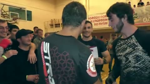 The free-rider gripped the Adygeya fighter