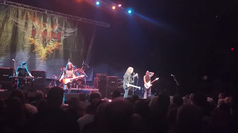 Winger ( live )