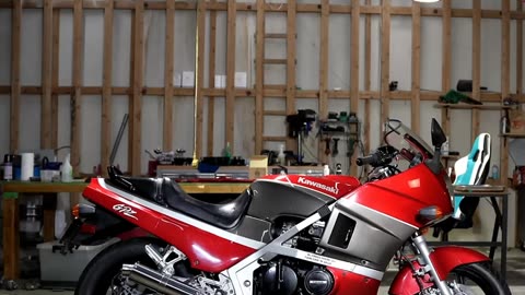 New Paint for a Vintage GSX400S Katana