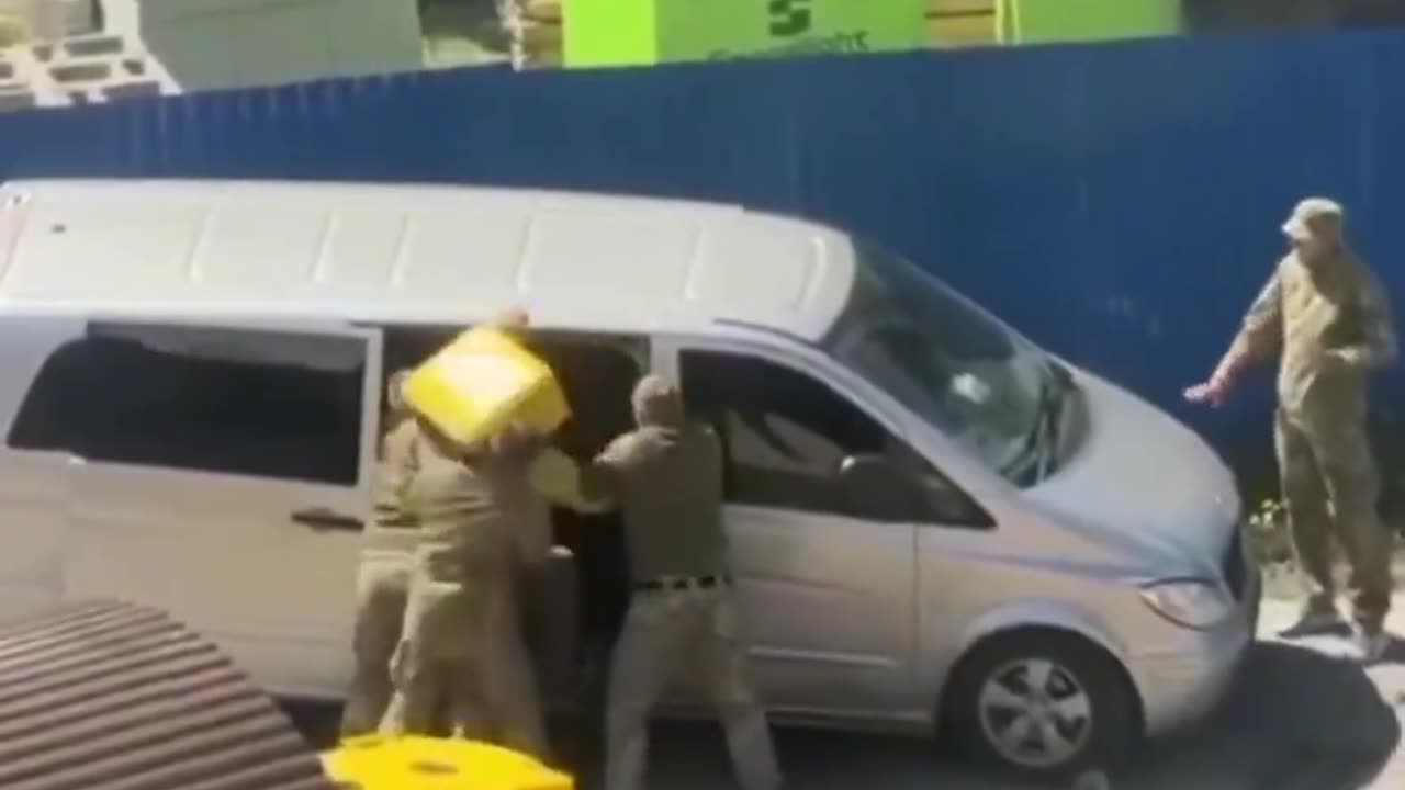 🇺🇦Ukrainian food delivery guy get's kidnapped whilst on a job