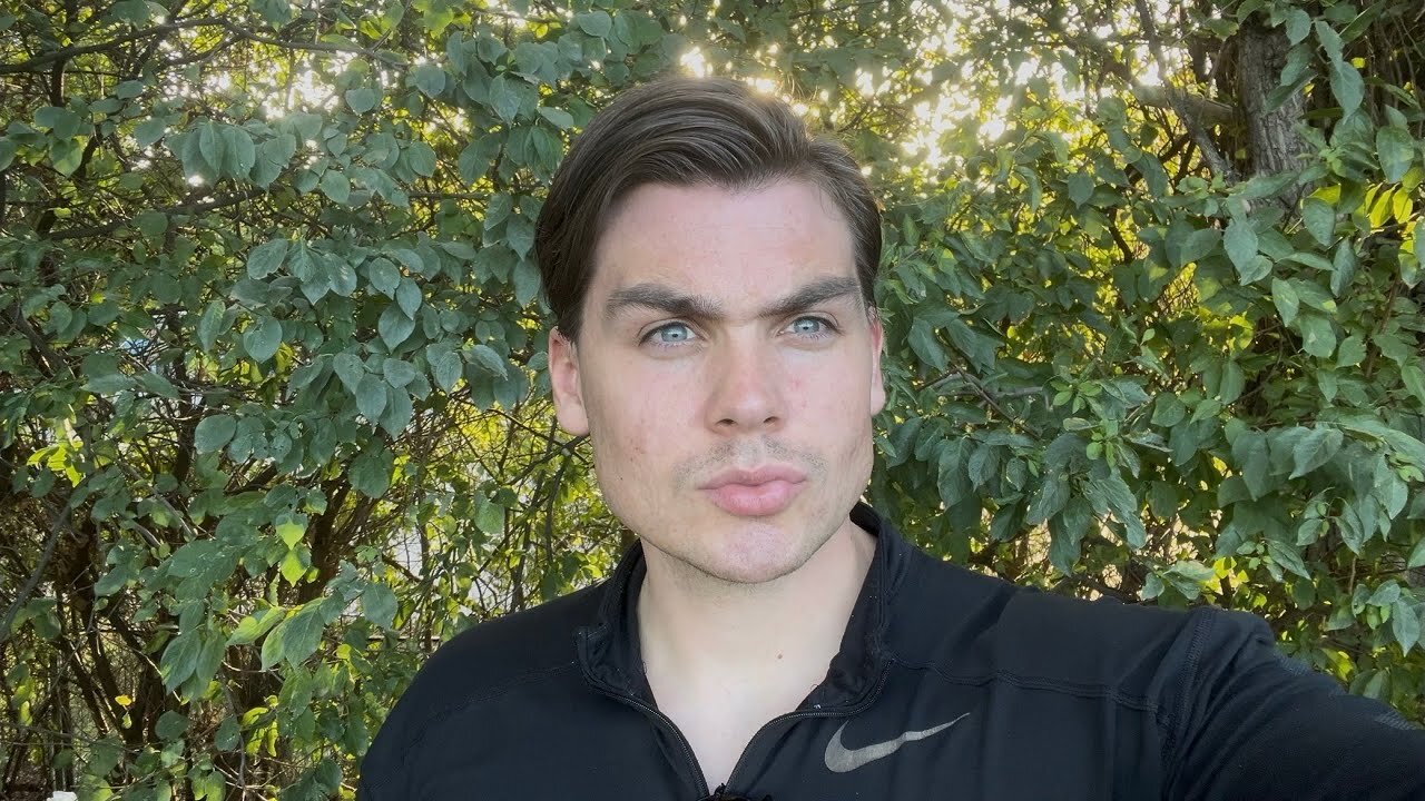 Why women don’t approach attractive men