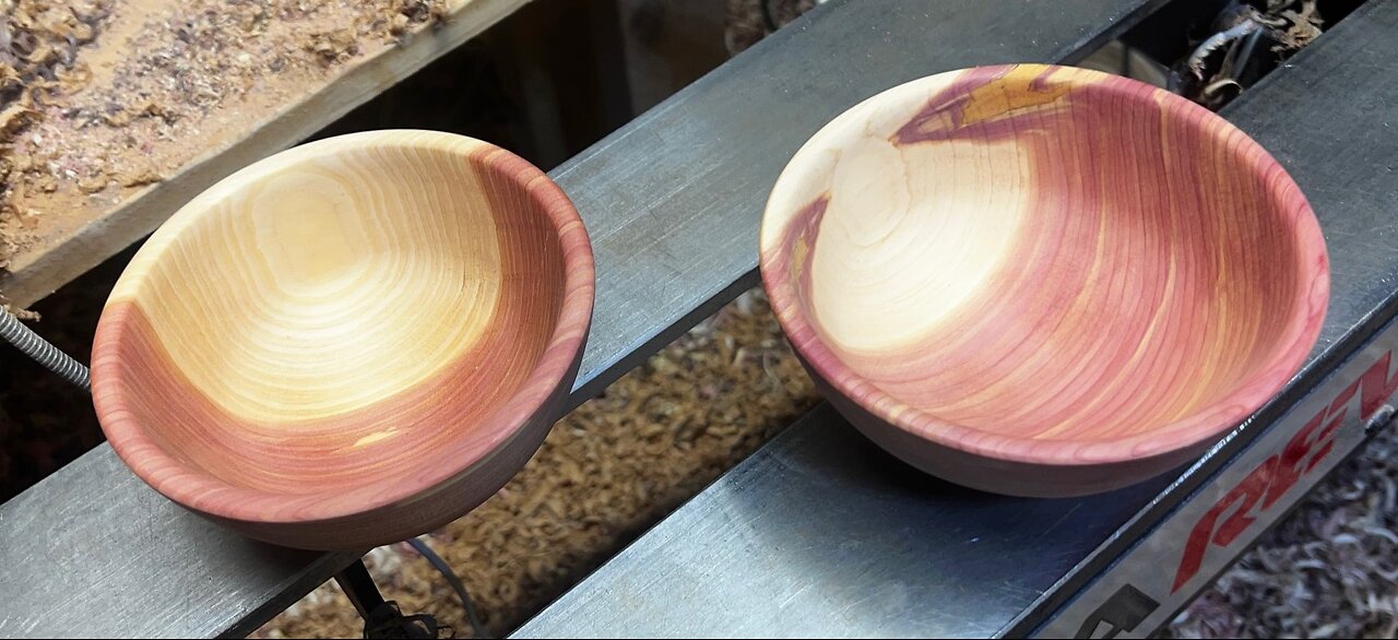 SMALL CEDAR BOWLS NATURAL FINISH