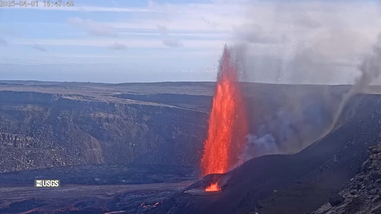 Kīlauea volcano, Hawaii (west Halemaʻumaʻu crater)