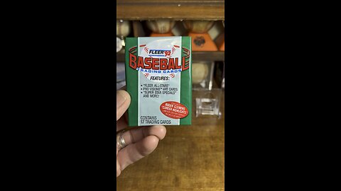1992 #fleer #baseballcards #junkwax #packopening #halloffamer #randyjohnson