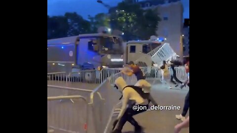 VIOLENT RIOTS🚔🧟🔥🏬🗼🧟‍♂️📸BREAKOUT IN PARIS FRANCE🇫🇷🥷🗼🚧👮💫