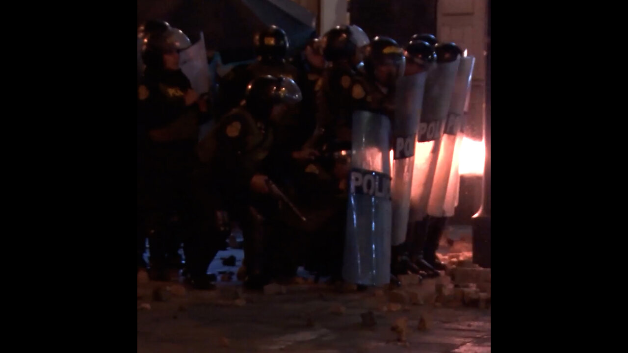 "¡Estamos hartos de la corrupción!": Protestas en Lima terminan en choques violentos