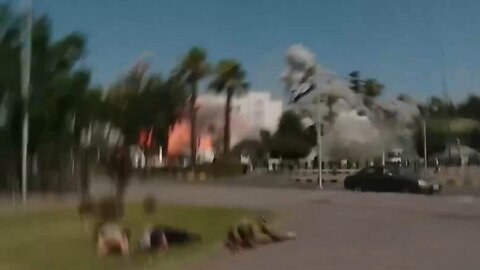 Close Up Moment DEAFENING Israeli Strike Hits Damascus: People run for cover in panic ~ MTodayNews 7.15.25 (10:44AmET)