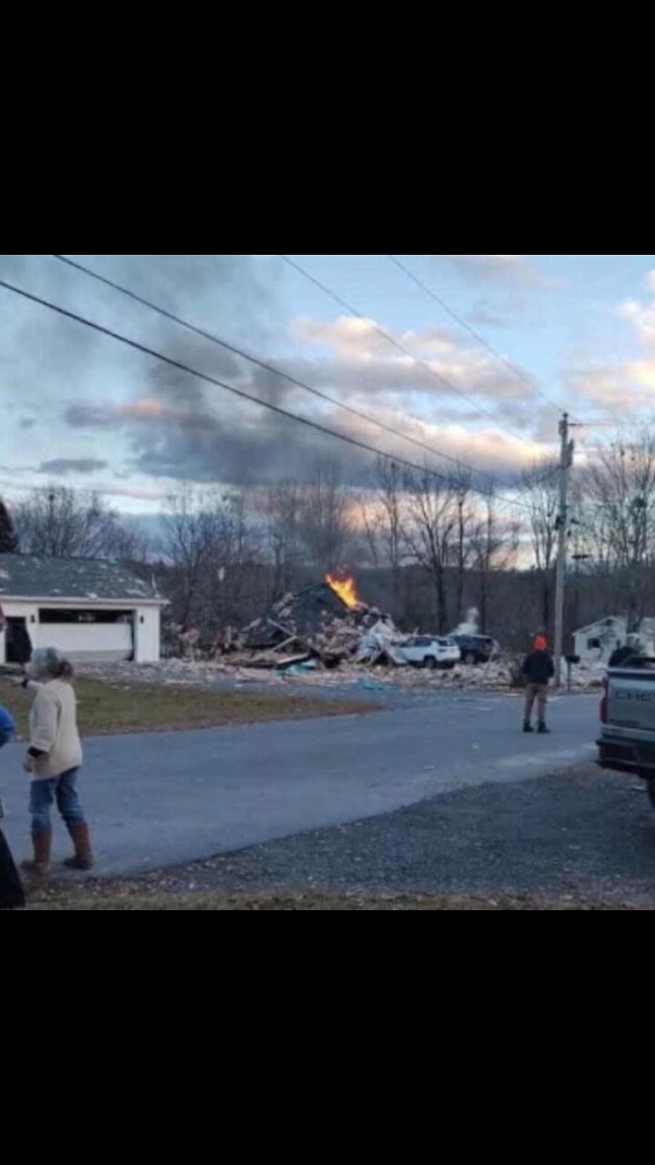 Video shows the aftermath of house explosion in Oakland, Maine. Reports of injuries.
