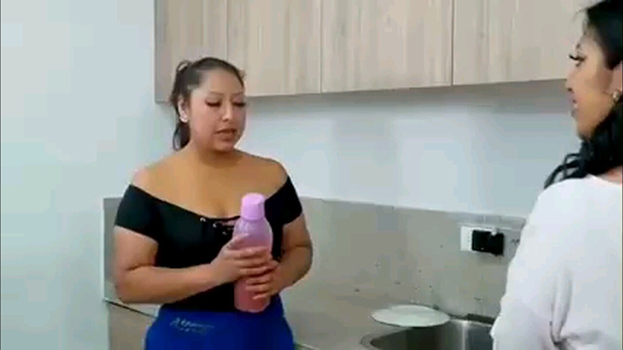 Se metió a un río a bañarse sin imaginar que encon14