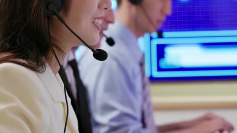 AI Agents vs Call Centers: A Better Alternative